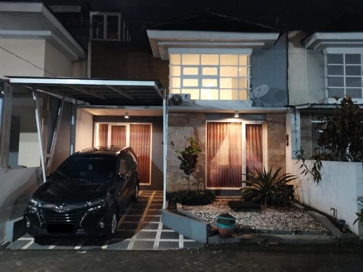 Villa Asri Batu  Exteriör bild