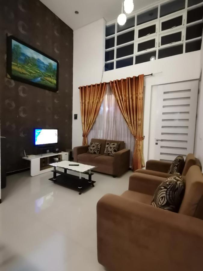 Villa Asri Batu  Exteriör bild